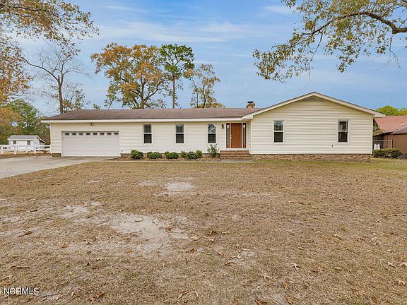 2nd image of 2742 Tomlyn Drive
