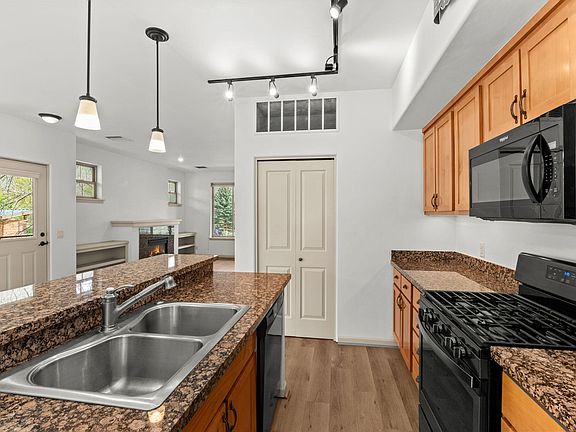 5th image of 861 Countryside Blvd