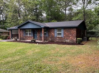601 Lakewood Loop, Hattiesburg, MS 39402