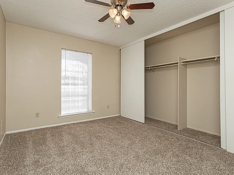 Holly Place — Photo 21