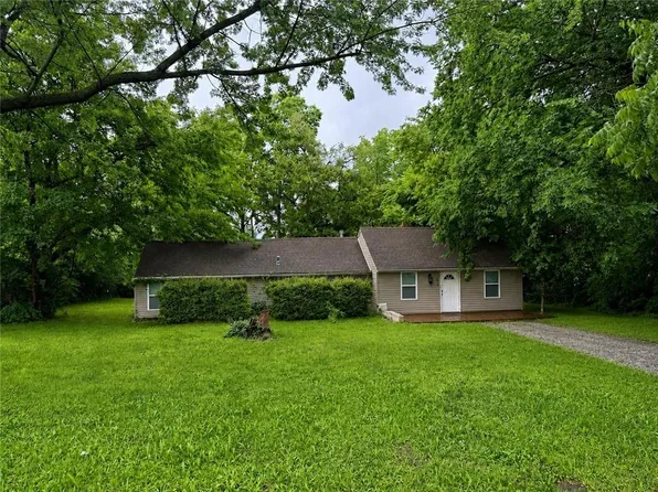 5015 NE 46th Ter, Kansas City, MO 64117