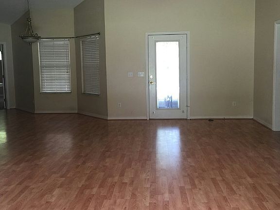 2nd image of 181 SW Deanna Ter