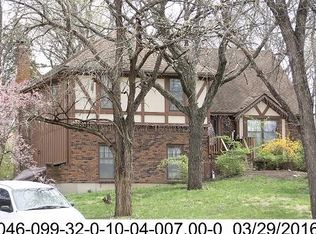 13885 S Lakeshore Ter, Olathe, KS 66061