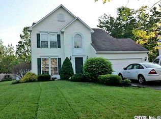 84 Chaucer Cir, Baldwinsville, NY 13027