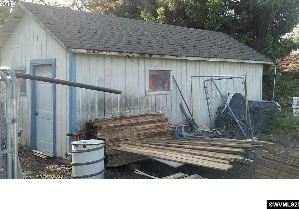2nd image of 315 Fountain St