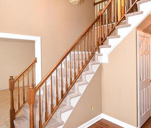 4th image of 6319 Drill Field Ct