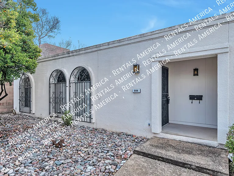 644 N Richey Blvd — Photo 1