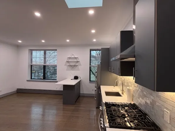 22-75 28th Street image 2 of 7