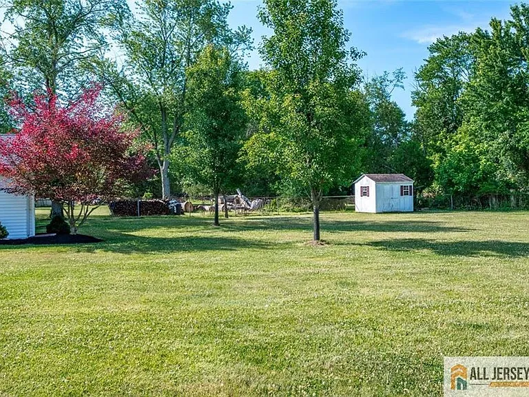 39 Kendall Rd — Photo 37