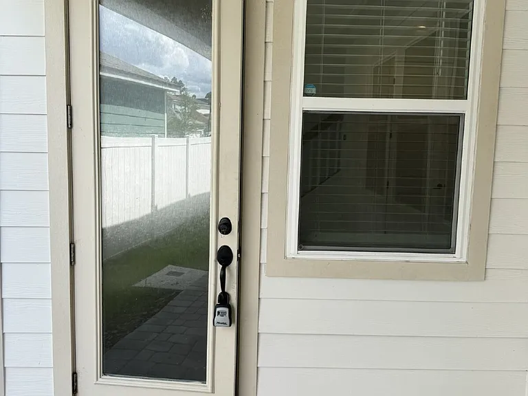 236 Hawthorn Park Cir — Photo 8