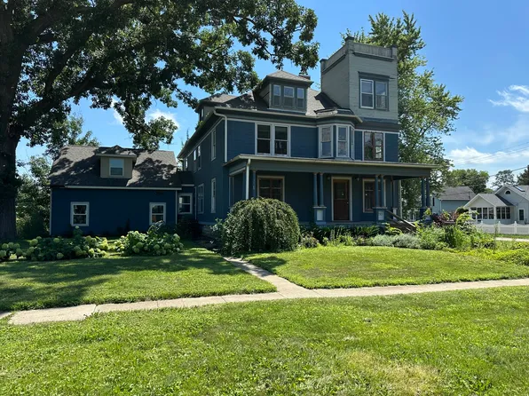 210 S Genesee St, Morrison, IL 61270