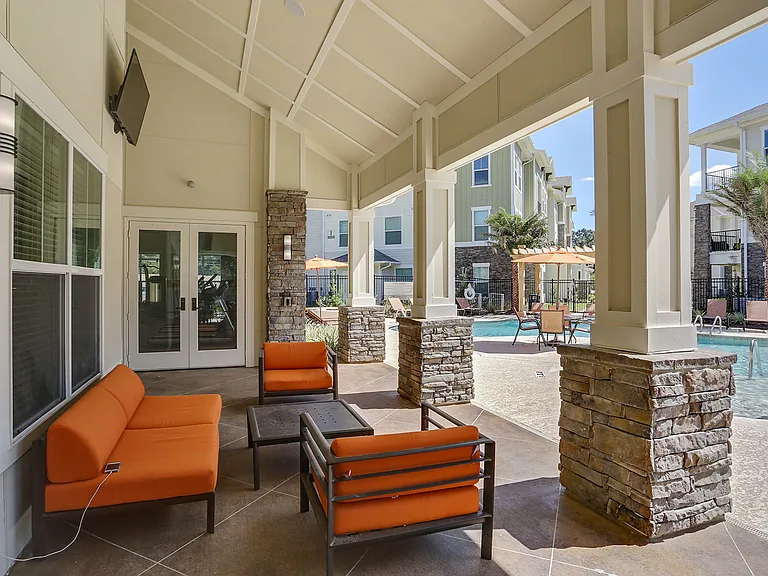 Creekside Crossing Apartments — Photo 14