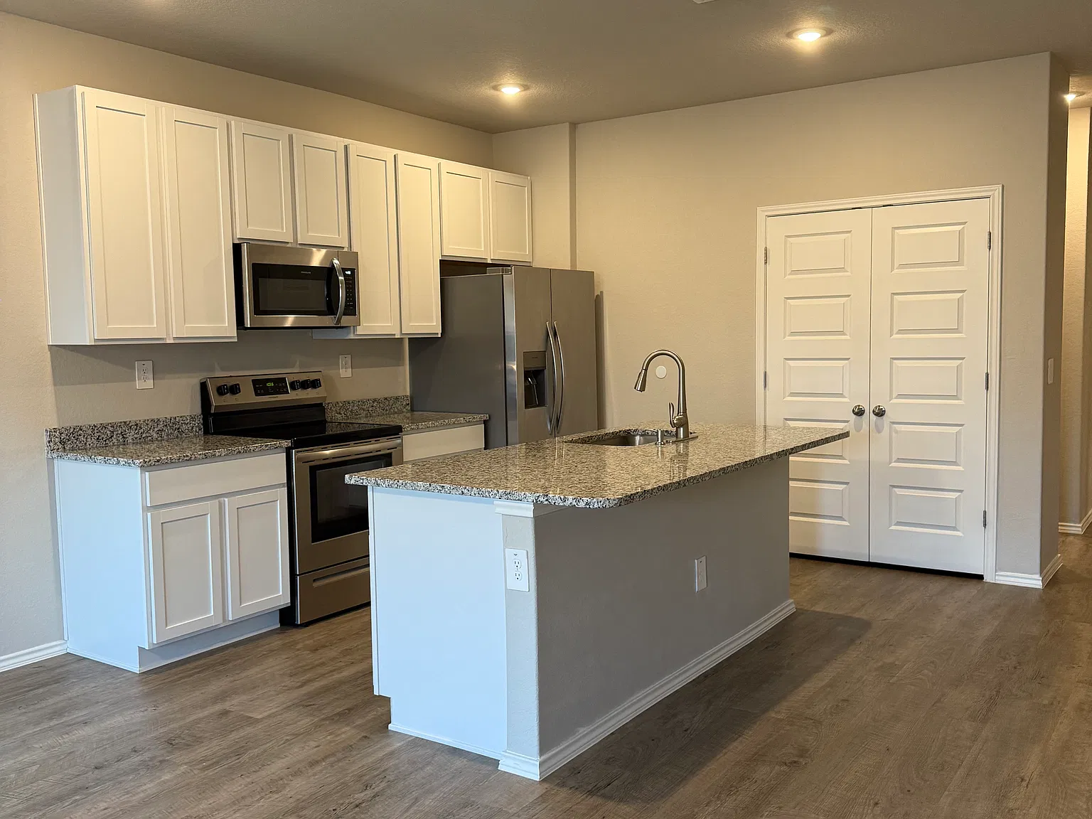 4 bed, 1459 sqft, $1,800 — Photo 4