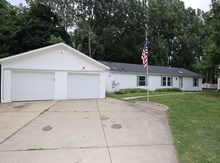 2424 S Locust Rd, South Bend, IN 46614