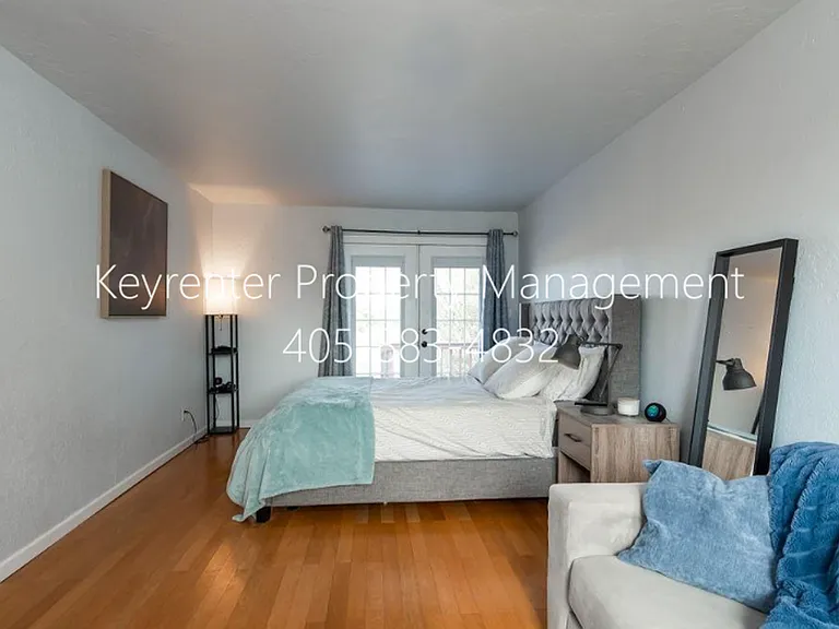 301 SE 34th St — Photo 10