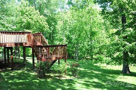 <B><font size=+1>1.31 ACRES with gorgeous views, a creek and backyard privacy!