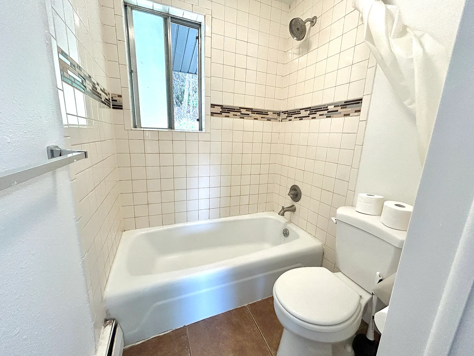 Pinnacle Apartments — Photo 3