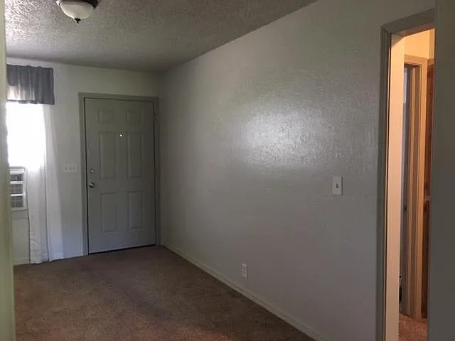 2 bed, 600 sqft, $750 — Photo 3