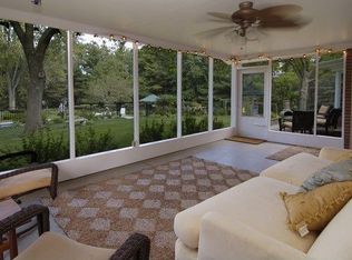 10 Tamarisk Rd, White Bear Lake, MN 55110