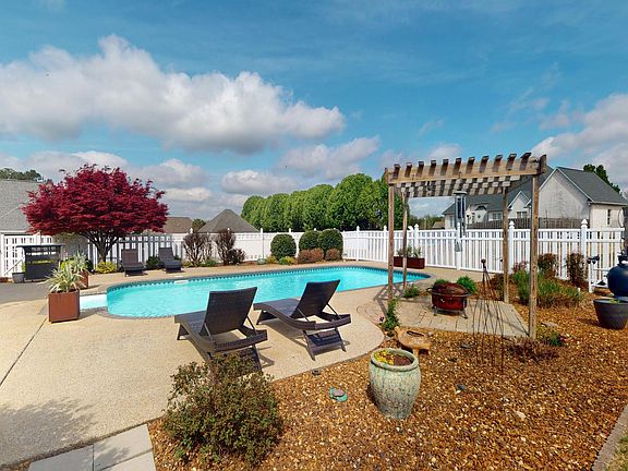 4th image of 110 Bellemeade Dr