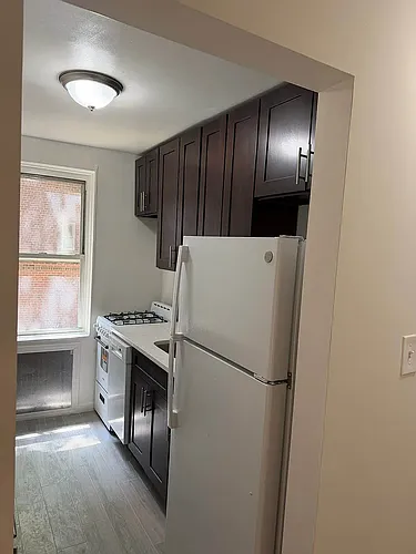 217 E 7th St #2C Photo 1