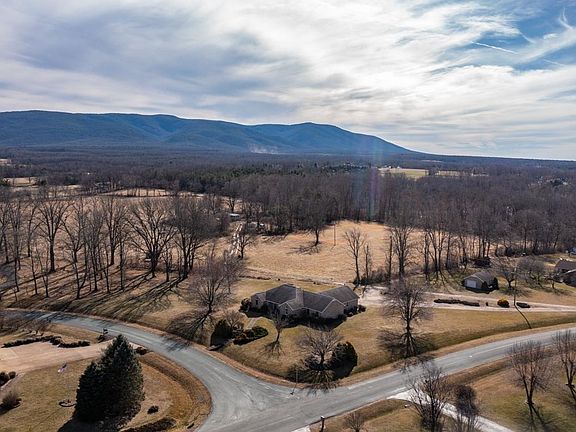 3rd image of 88 Cranberry Dr