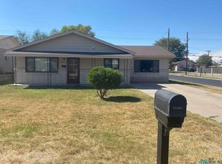 1041 Pate St, Carlsbad, NM 88220