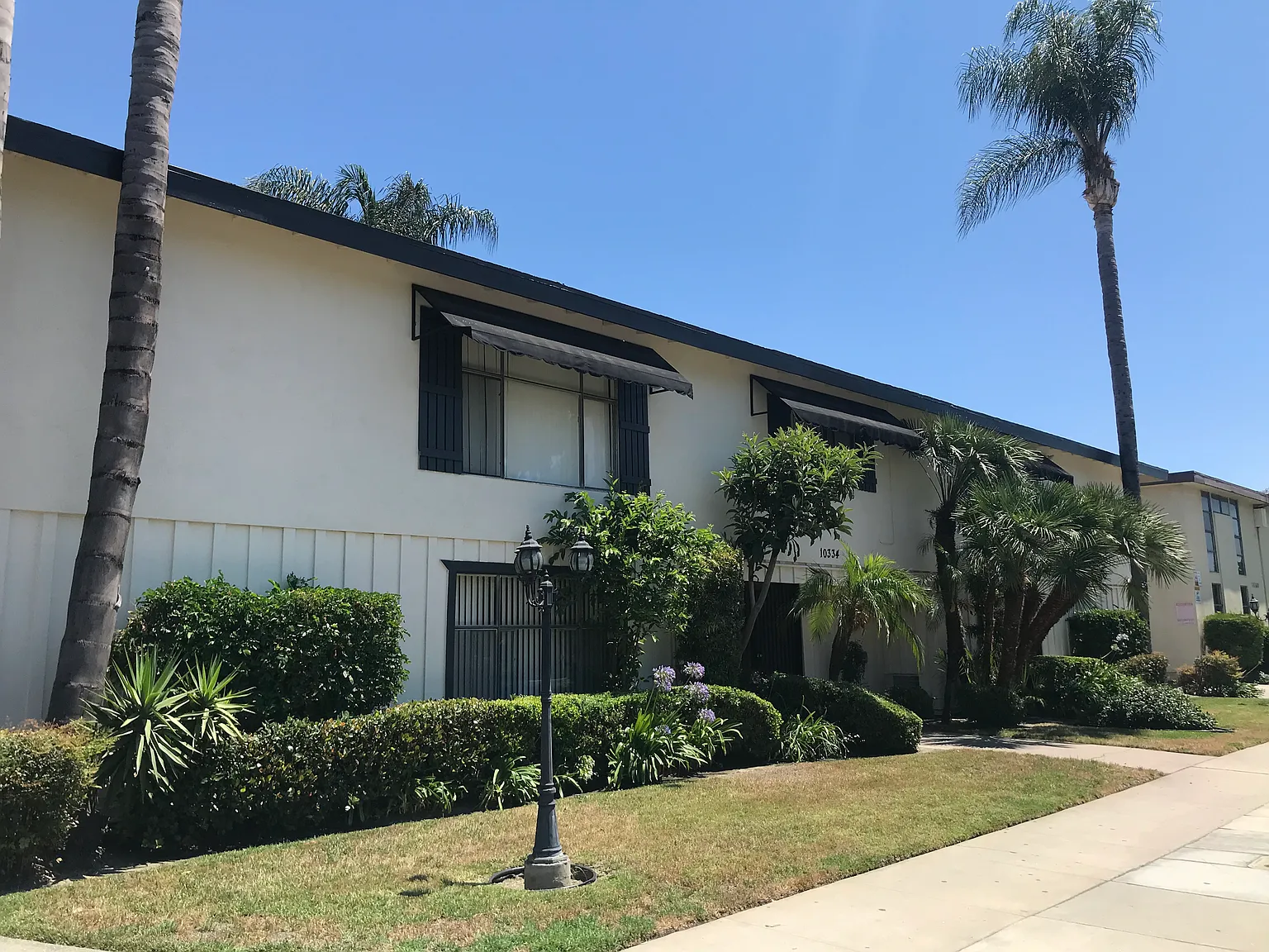 10334 Paramount Blvd — Photo 2