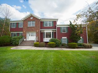 19 Argonne Farm Dr, Bridgewater, NJ 08807