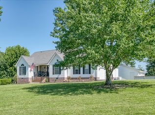 1036 Circle Dr, Jamestown, TN 38556
