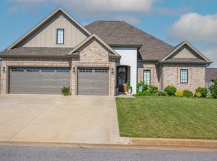 127 McCallen Rd, Muscle Shoals, AL 35661