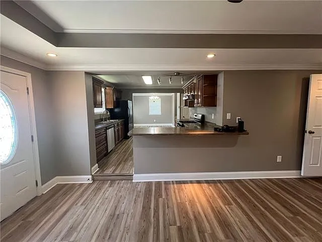 3 bed, 2.0 bath, 1200 sqft, $1,899 — Photo 4