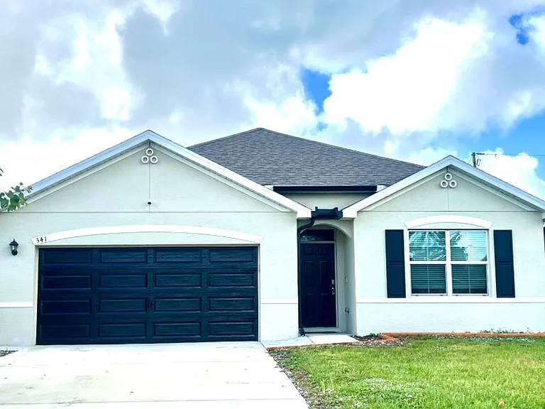 341 SW Ridgecrest Dr — Photo 1
