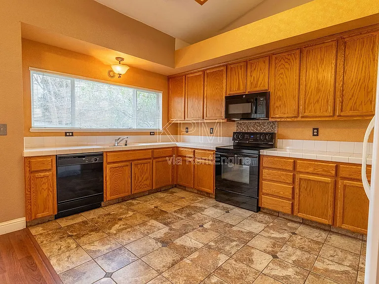 1106 Klemeyer Cir — Photo 7
