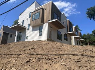 209 Sunset Rd, Ann Arbor, MI 48103