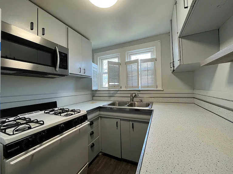 405 Pearl St #2 — Photo 2