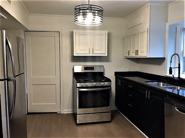 2nd image of 1110 Greymont Ave