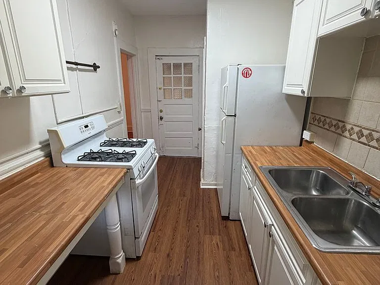 2327 Floyd Avenue — Photo 28