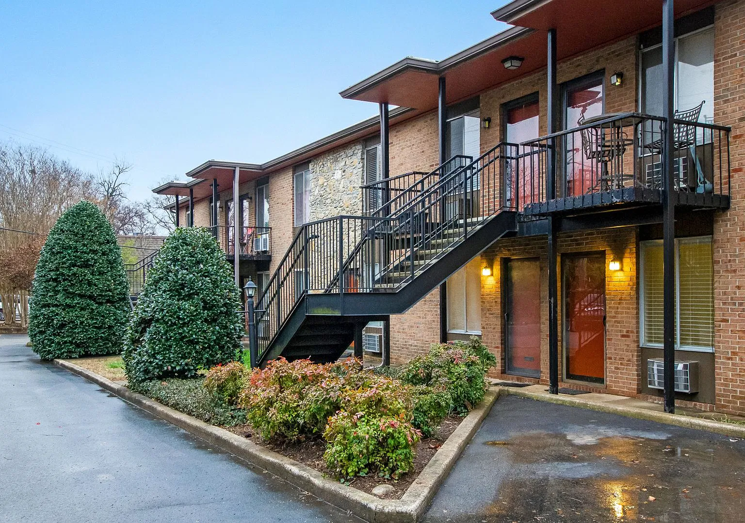 Updated Green Hills Condo! — Photo 2