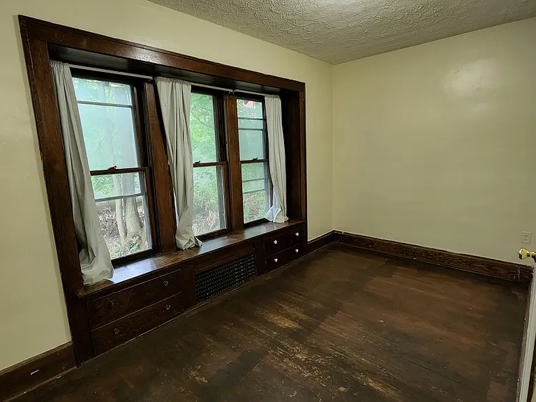 114 Linden Rd — Photo 12
