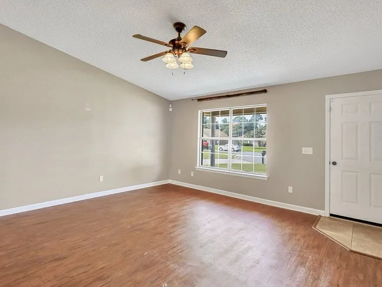 772 Melissa Dr — Photo 9