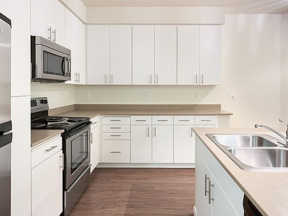 5th image of 3595 Granada Ave Unit 123