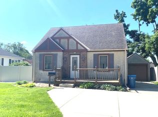 2510 3rd St, Peru, IL 61354