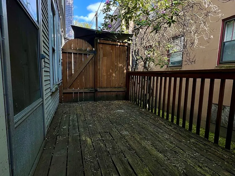 Stunning Vintage 2 Bed 1 Bath in NW 23rd! — Photo 19