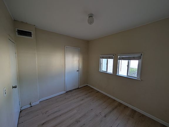 4th image of 10944 Pipeline Ave APT A
