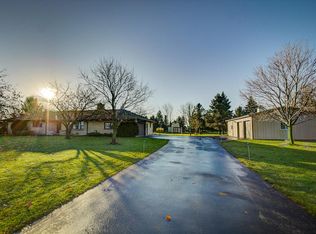 W1319 Pritchard Ln, Ixonia, WI 53036