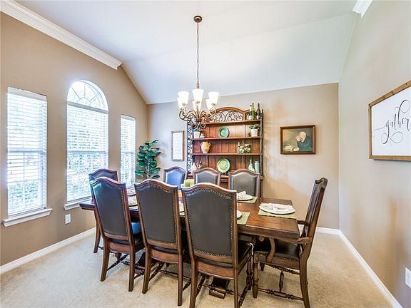 4th image of 1405 Wildflower Ln