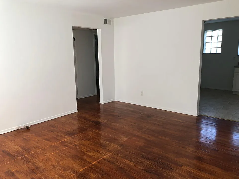 1004 Taman Ct
