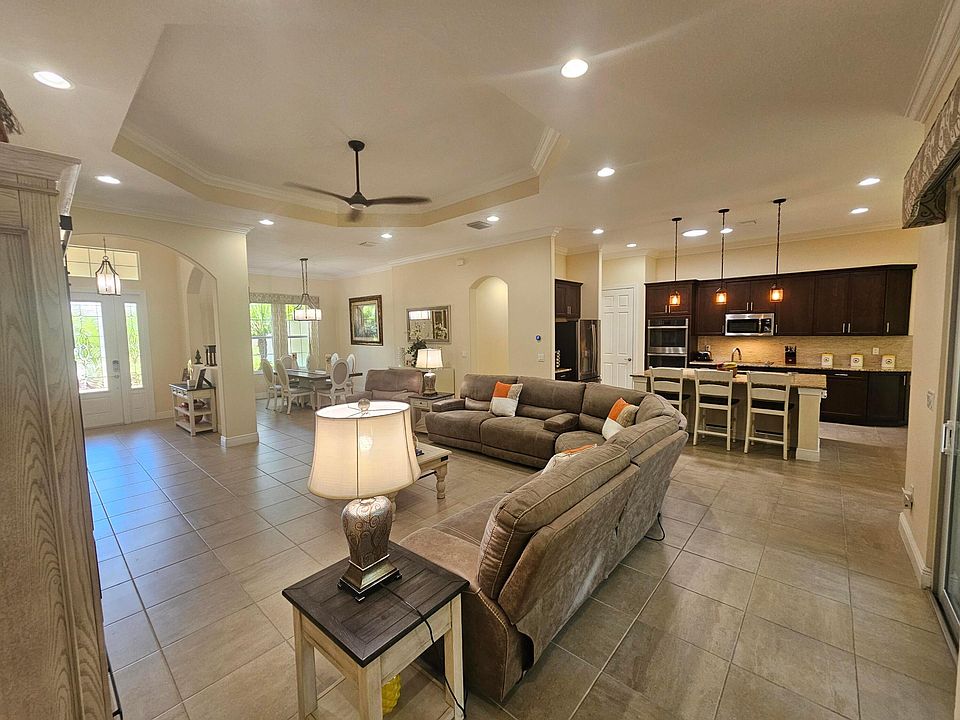 1st image of 511 SE Felix Avenue