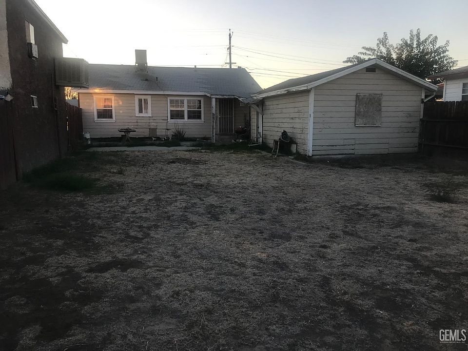 2116 S K St, Bakersfield, CA 93301 | Zillow